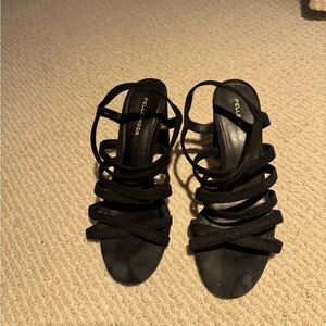 Pelle Moda Women's Black Strappy Sandals